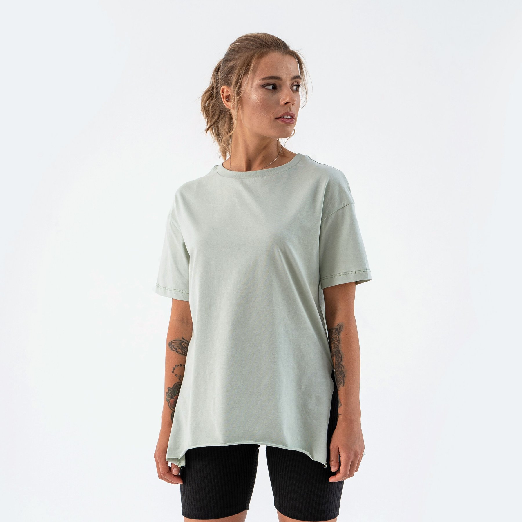 Женская футболка удлиненная с разрезами Teamv Long Фисташковая